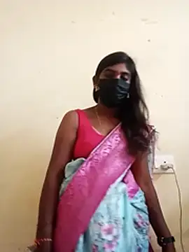 Keerthi_143 live cam on StripChat