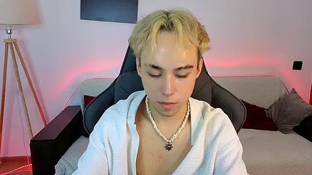 Yan_Cat live cam on StripChat