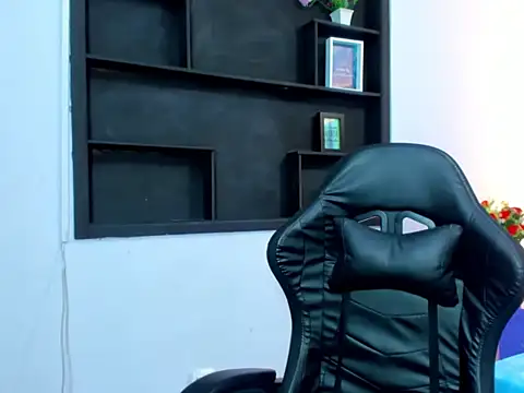 NalaGrey_ live cam on StripChat