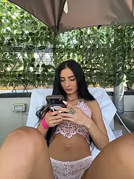 FeetVibe live cam on StripChat