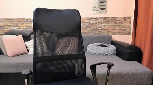 HotHunkTrainer live cam on StripChat