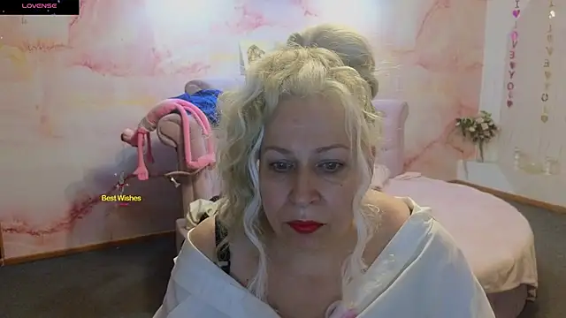 Penelope_Pinky live cam on StripChat