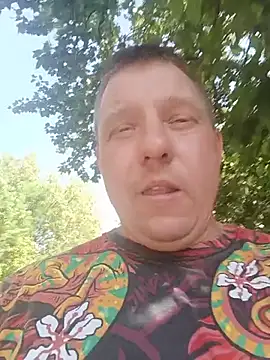 Robert198098 live sex cam