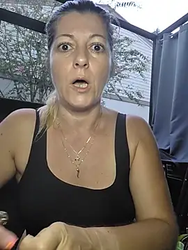 NikkiBlisss webcam