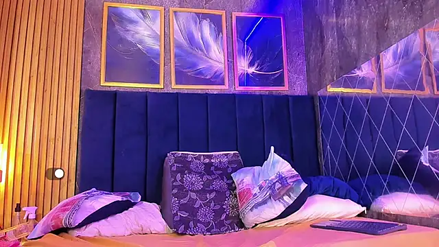 Nina_Strauss live cam on StripChat
