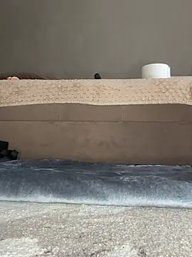 LaraVoosh webcam