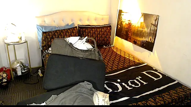 NinaDOM4CUM webcam