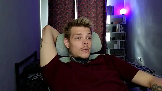 DENIS_HERE live cam on StripChat