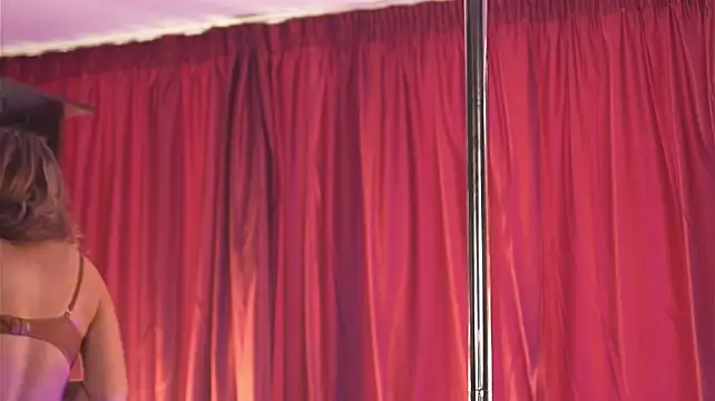 LuxenNoir live cam on StripChat