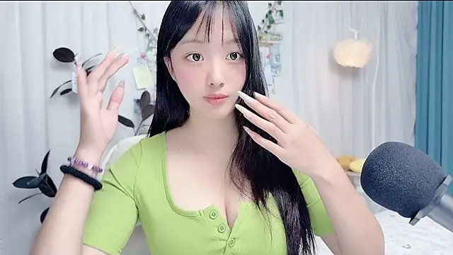 Winnie666999 live cam on StripChat