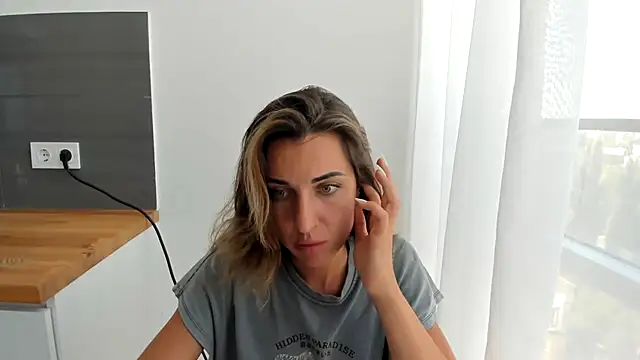 summmmersky1 live cam on StripChat