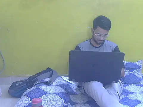 Stubborndesiboy webcam