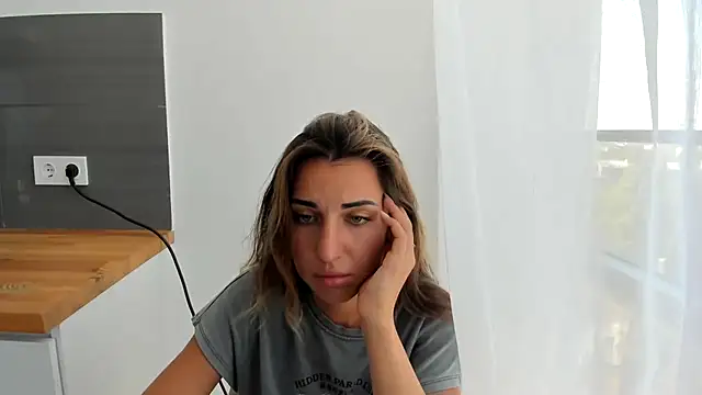 summmmersky1 live cam on StripChat