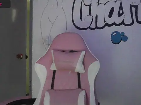 Charis_21 live cam on StripChat