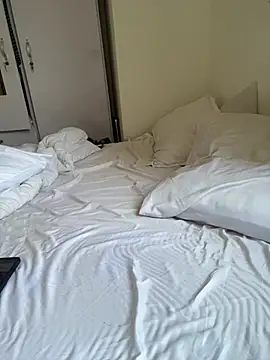 PrettyNina77 webcam