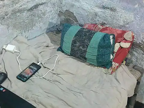ROCOGUJUBULL live cam on StripChat