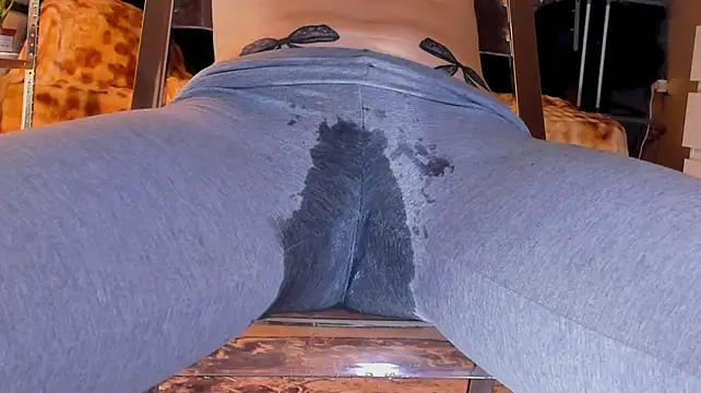 Cameltoe_squirt_inPants webcam