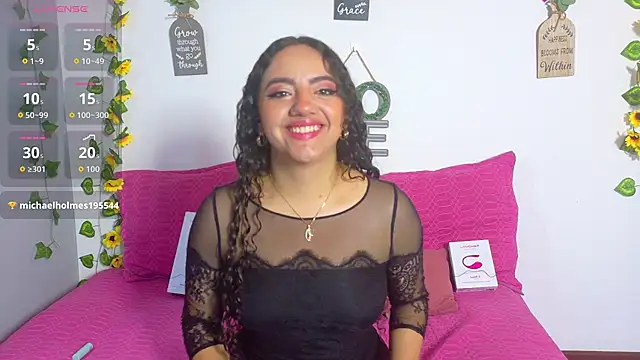 real web cam show Emiily Curly
