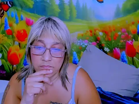 indianroxy webcam