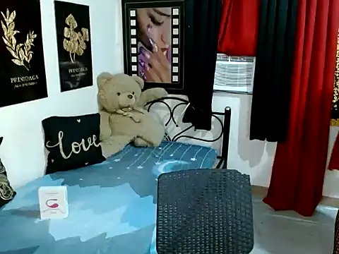 UrhotGoddess webcam