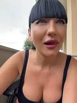 MysticCleo live cam on StripChat