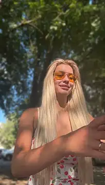 KikiWatson Live Webcam on Stripchat