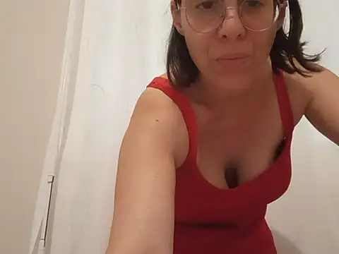 hotnathy69 live cam on StripChat