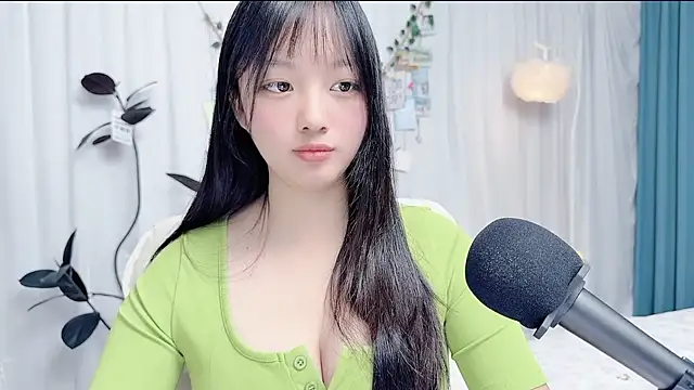 Winnie666999 live cam on StripChat