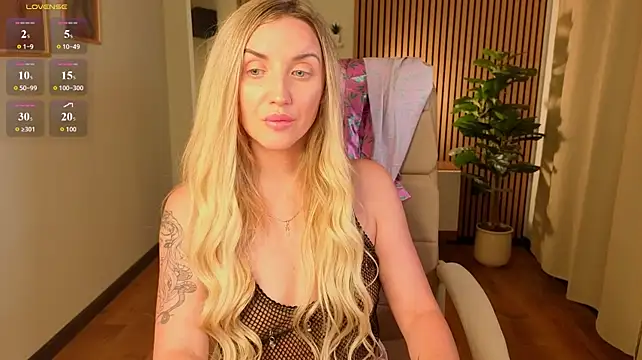 White_F0x live cam on StripChat
