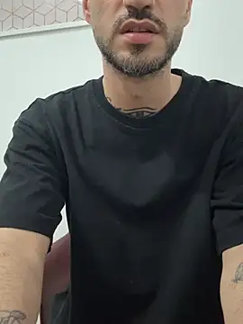 RealDeal2000xxx live cam on StripChat