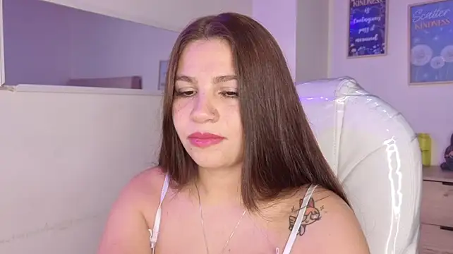 bluee_hazell live cam on StripChat