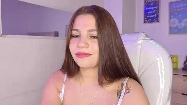 bluee_hazell live cam on StripChat