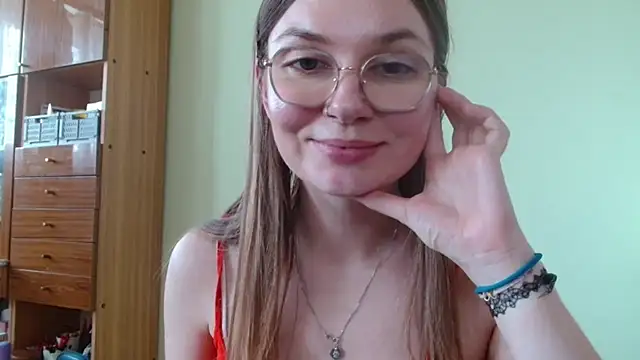 LooveELLYx live cam on StripChat