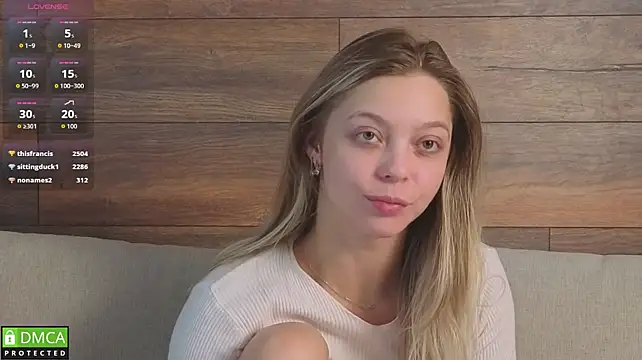 EmilieLong live cam on StripChat