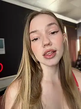 MilaMoone webcam