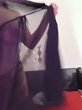 Zeina2024 Live Webcam on Stripchat