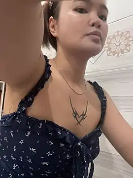 _AnneMia_ live cam on StripChat