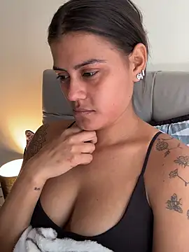 RachelWeisz_ webcam