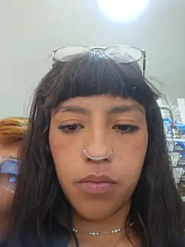 Cute_hollywood1 live cam on StripChat