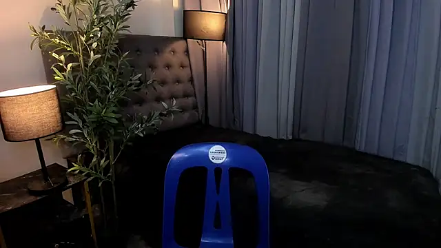 AsianHugecockAnna live cam on StripChat