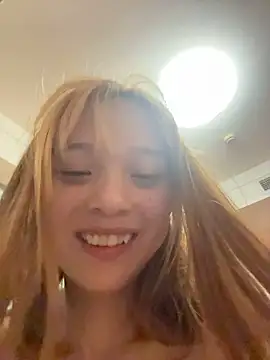 yangyang520-18girl webcam