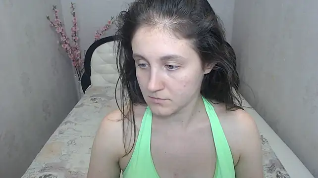 Holliy_Cooper live cam on StripChat