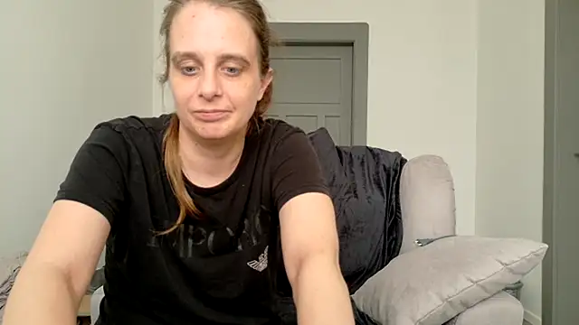 Chantalee live cam on StripChat