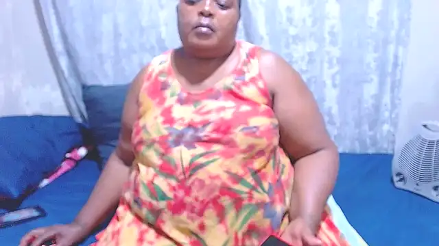 MatureBootyBabe4Uxx webcam