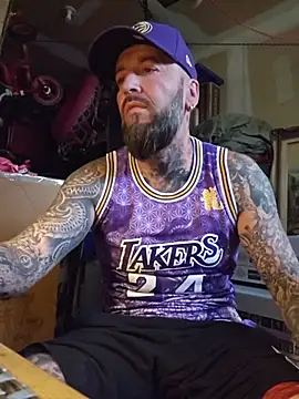 Beardedtattood webcam