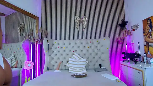 PlayfulShow webcam