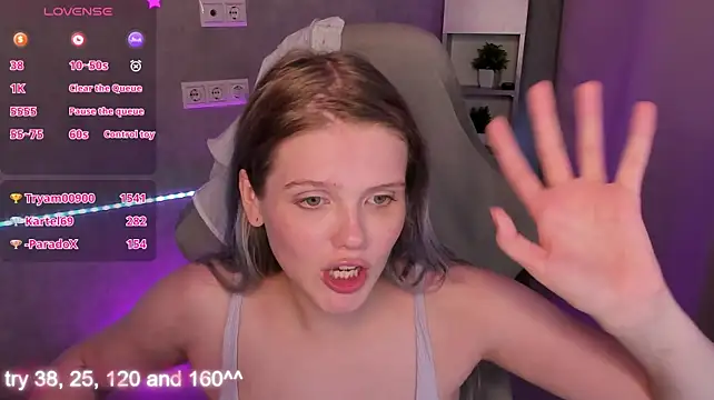 Alisa_Allison webcam