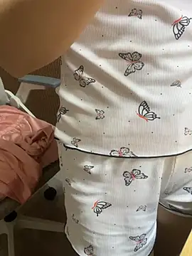 Mina048 webcam