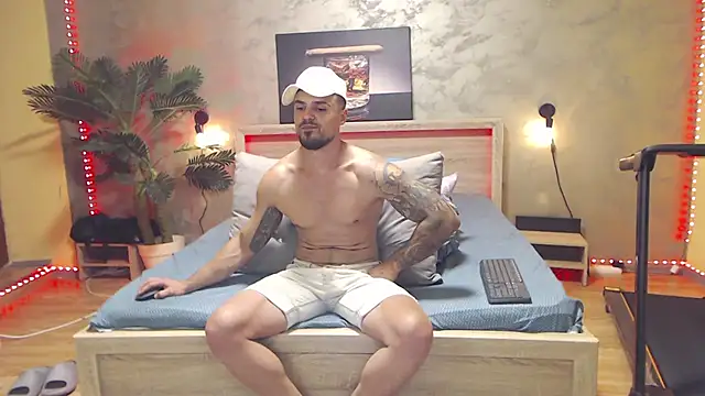 Tiberius_hunk live cam on StripChat