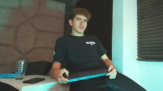 Tyler_Mcrey webcam